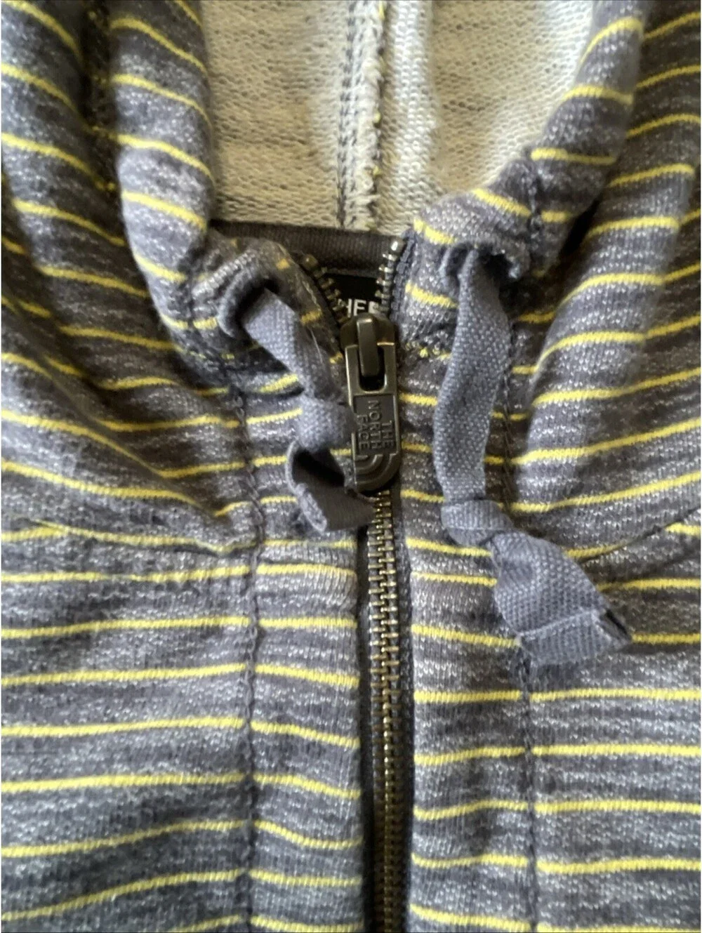 North Face Cozy Men’s Charcoal Yellow Striped Zippered Hoodie With Pockets Med